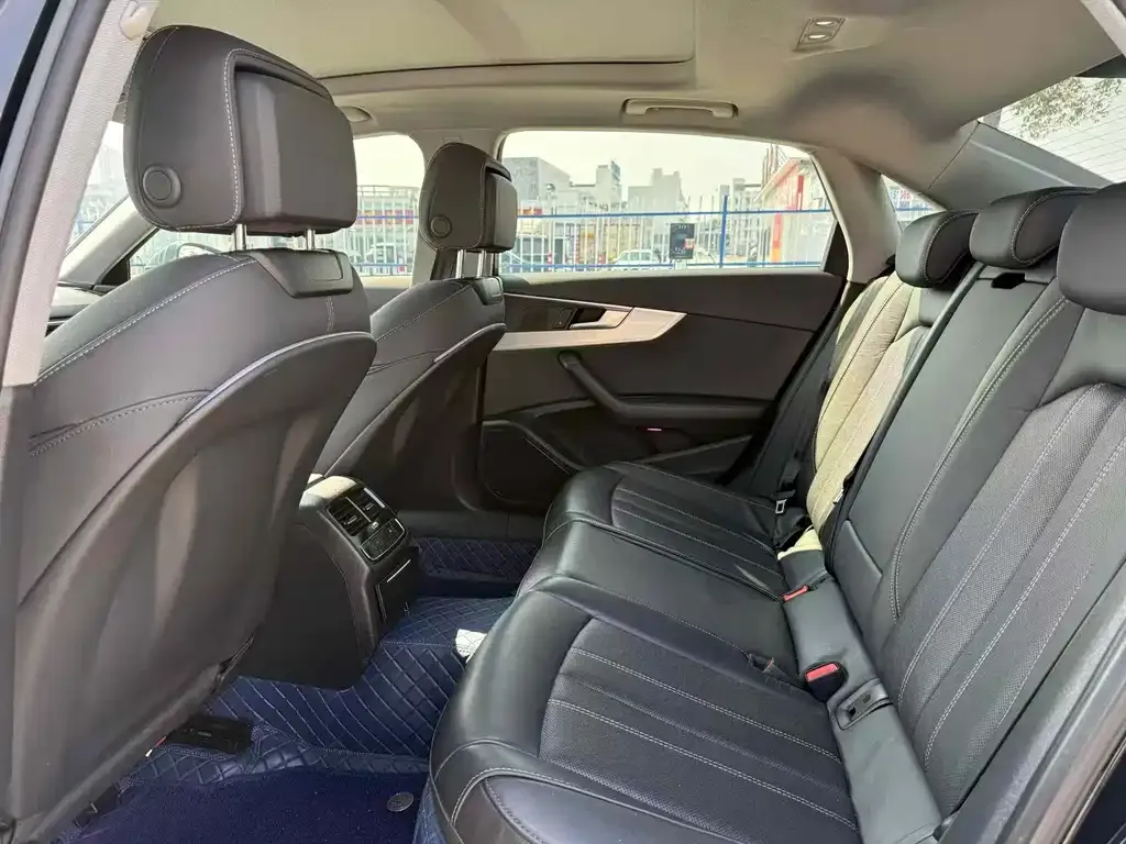 Audi A4L 2022 из CN, фото 10