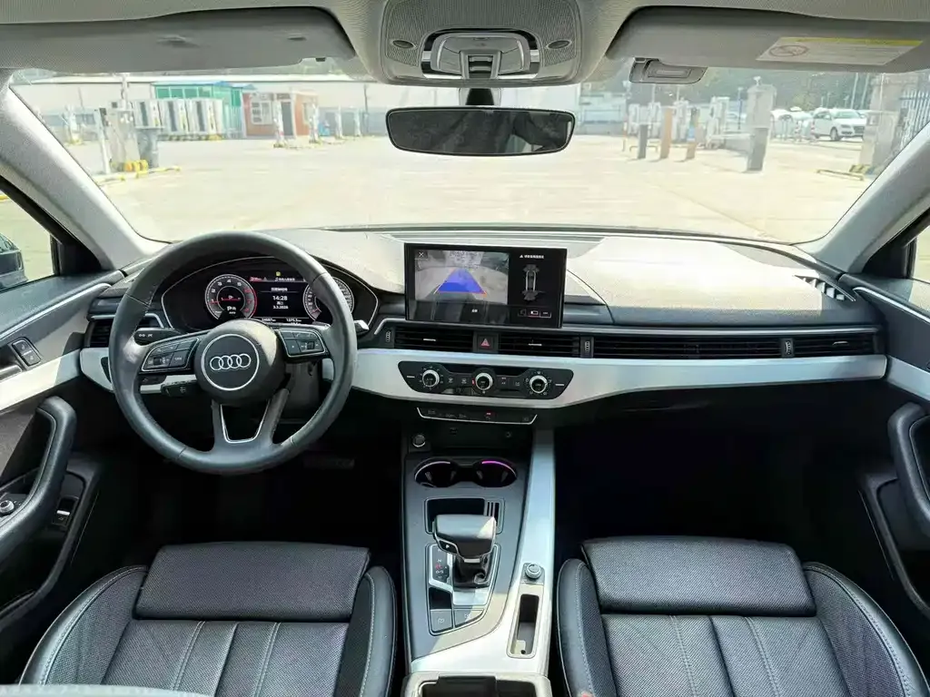 Audi A4L 2022 из CN, фото 5