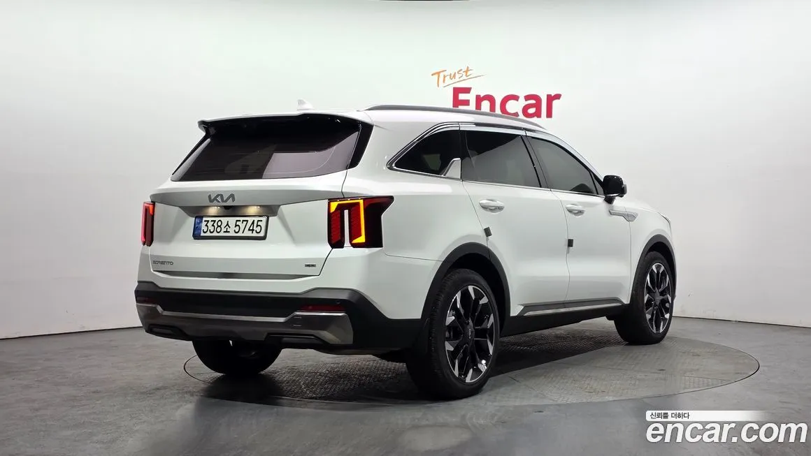 Kia Sorento — фото 9