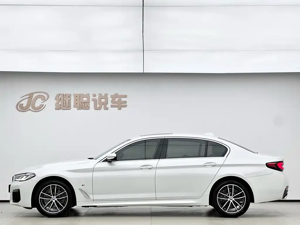 BMW 5 Series — фото 3