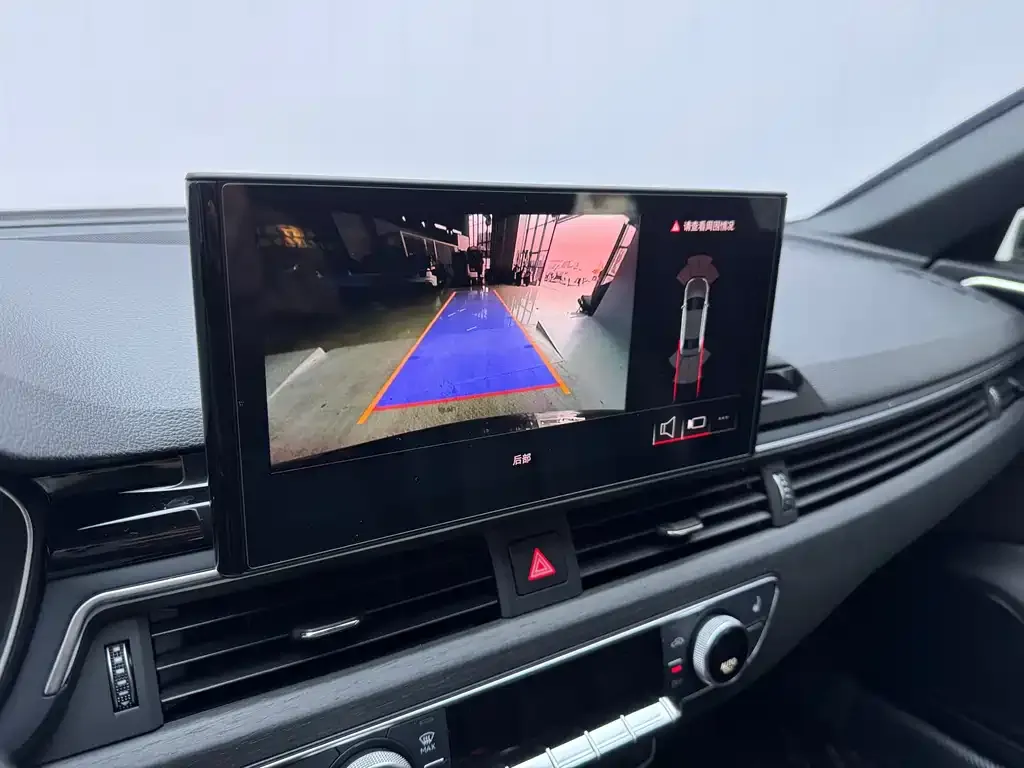 Audi A4L 2024 из CN, фото 6