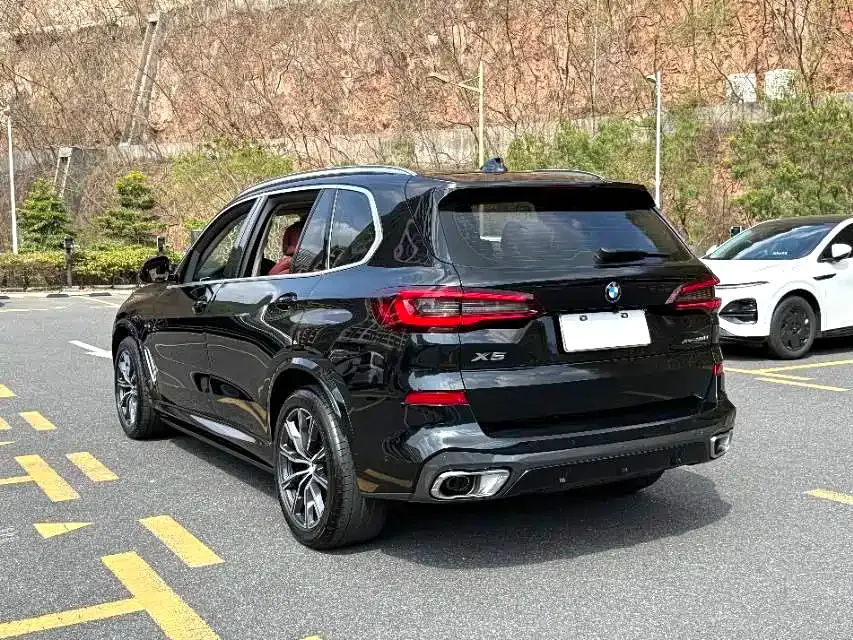 BMW X5 — фото 10