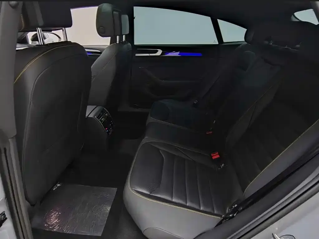 Volkswagen CC 2024 из CN, фото 3