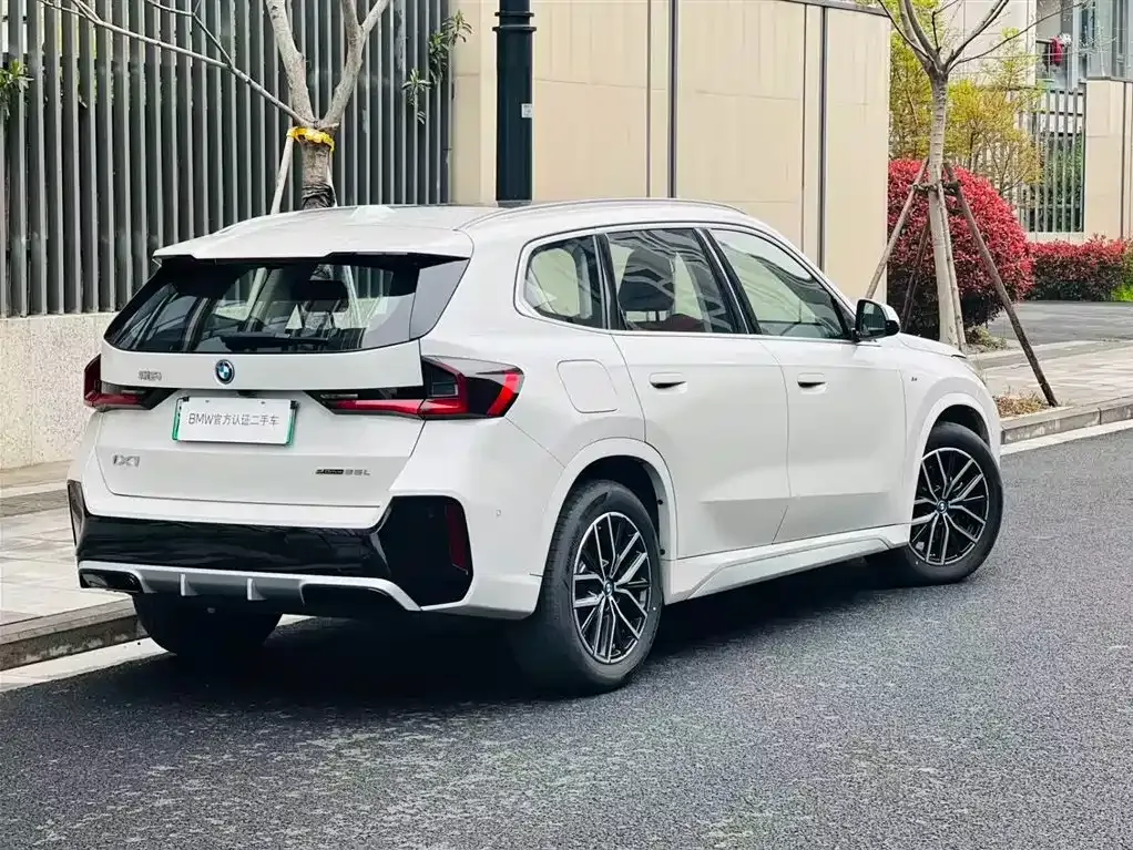 BMW iX1 2025 из CN, фото 7