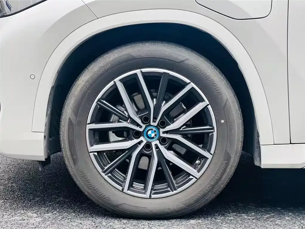 BMW iX1 2025 из CN, фото 5