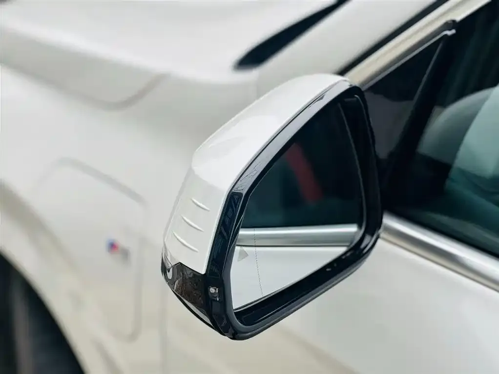 BMW iX1 2025 из CN, фото 3