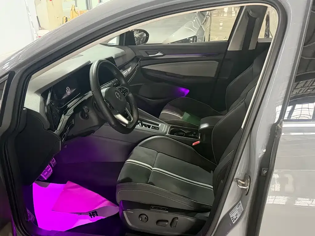 Volkswagen Golf 2022 из CN, фото 4