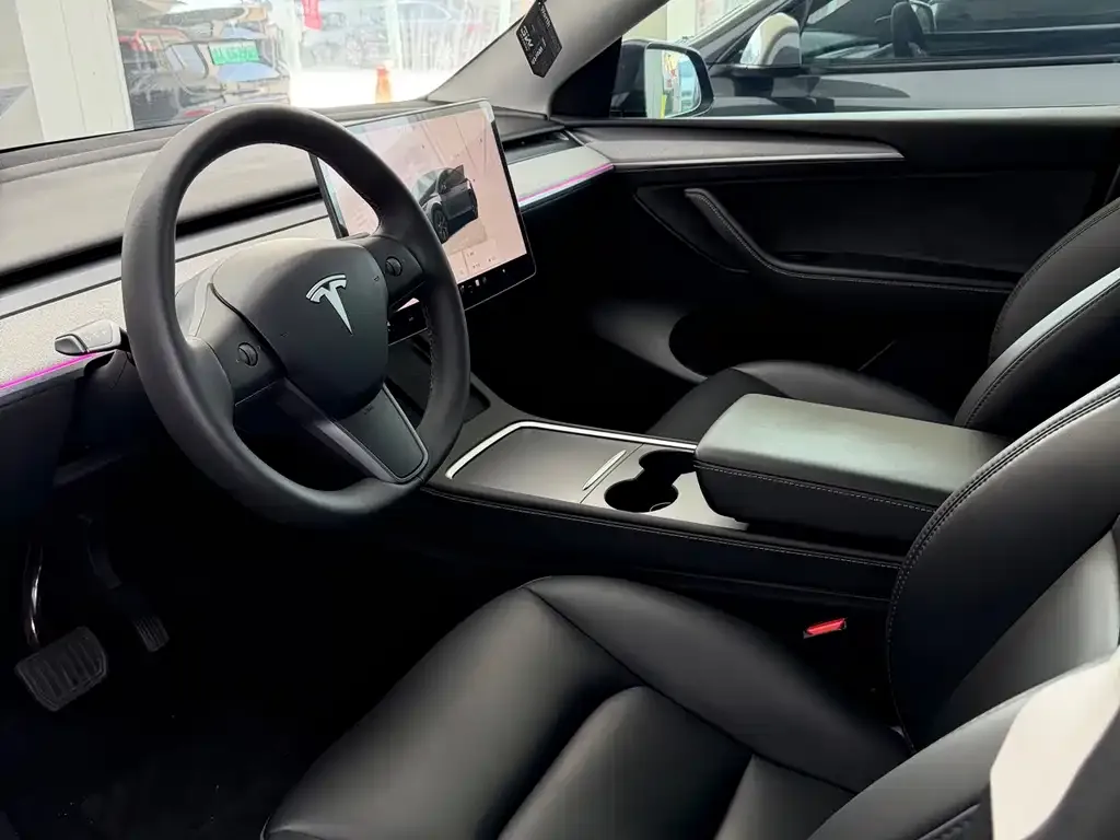 Tesla Model Y — фото 7