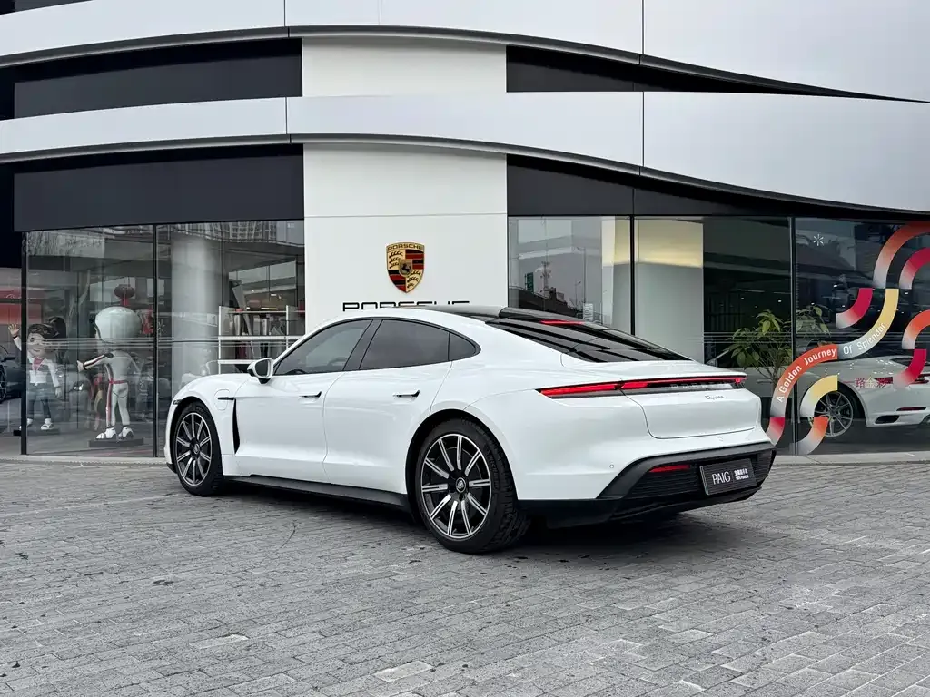 Porsche Taycan — фото 2