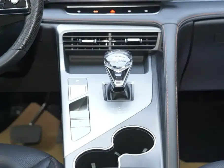 Roewe RX5 2023 из CN, фото 6