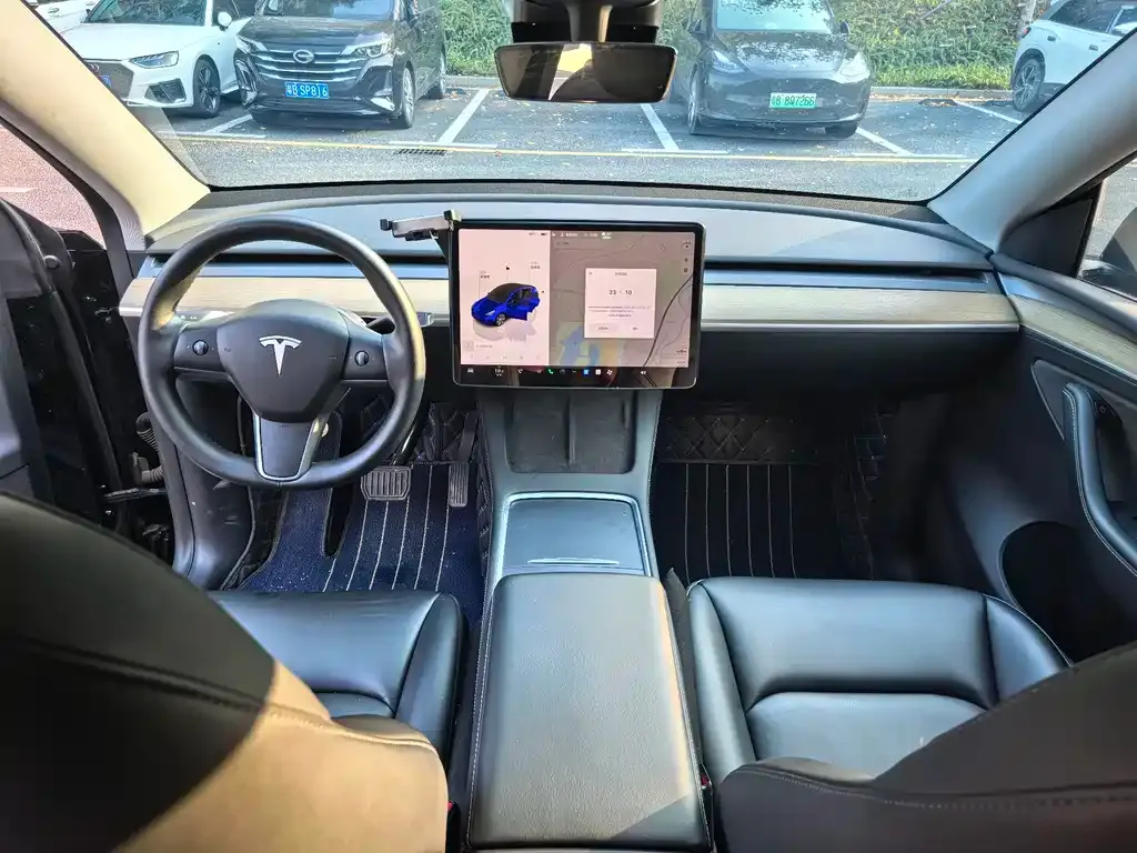 Tesla Model Y — фото 3