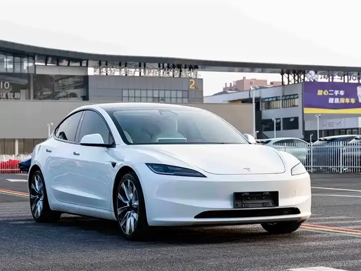 Tesla Model 3 — фото 3