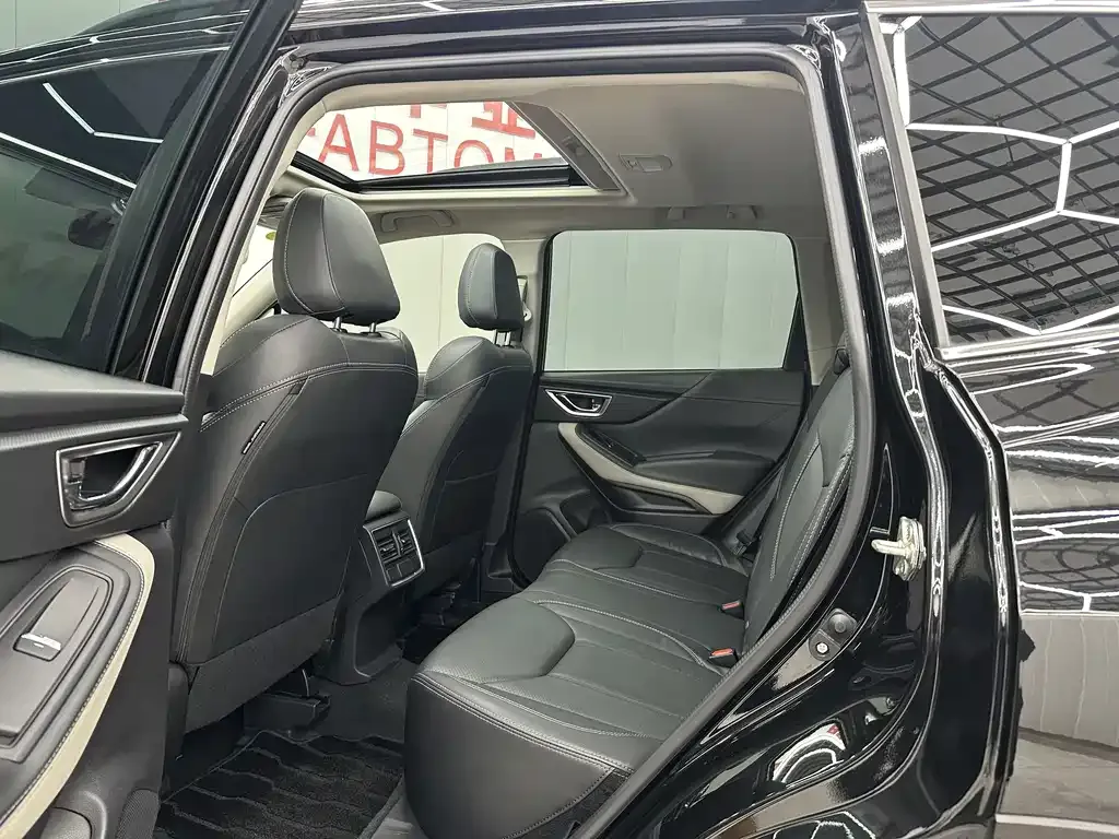 Subaru Forester — фото 9