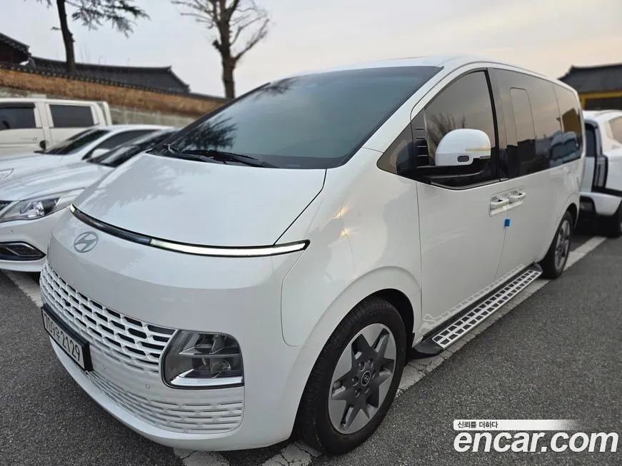 Hyundai Staria — фото 1