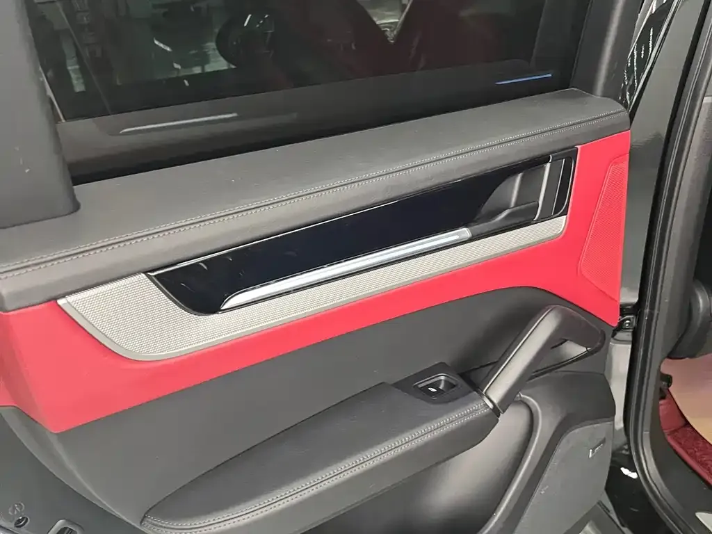 Porsche Cayenne 2024 из CN, фото 9