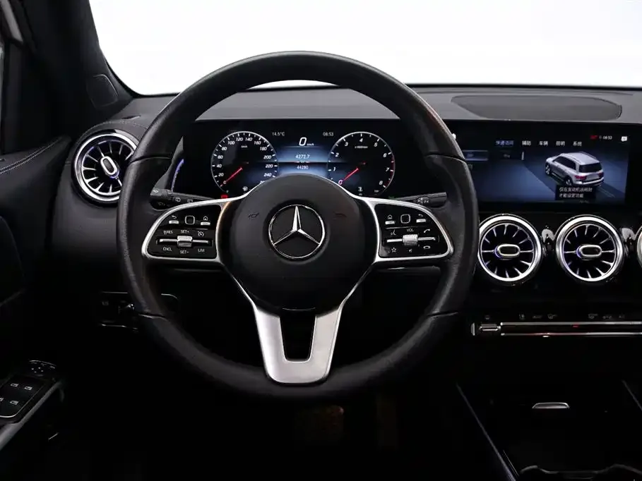 Mercedes-Benz GLB — фото 9