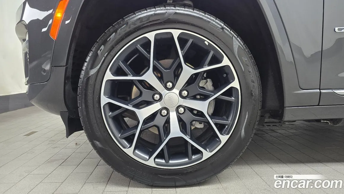 Jeep Cherokee 2023 из KR, фото 2