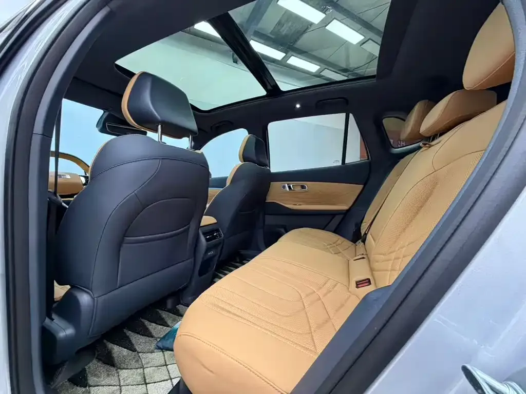 Geely 银河星舰7 — фото 9