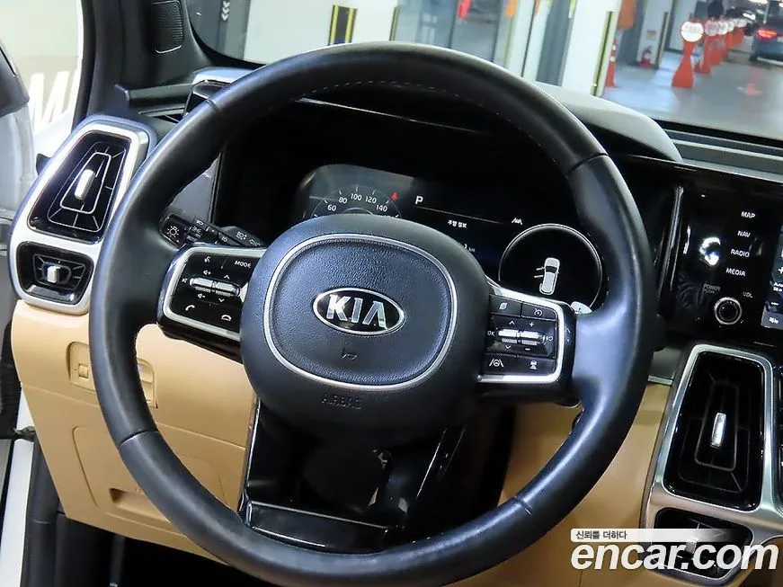 Kia Sorento — фото 10