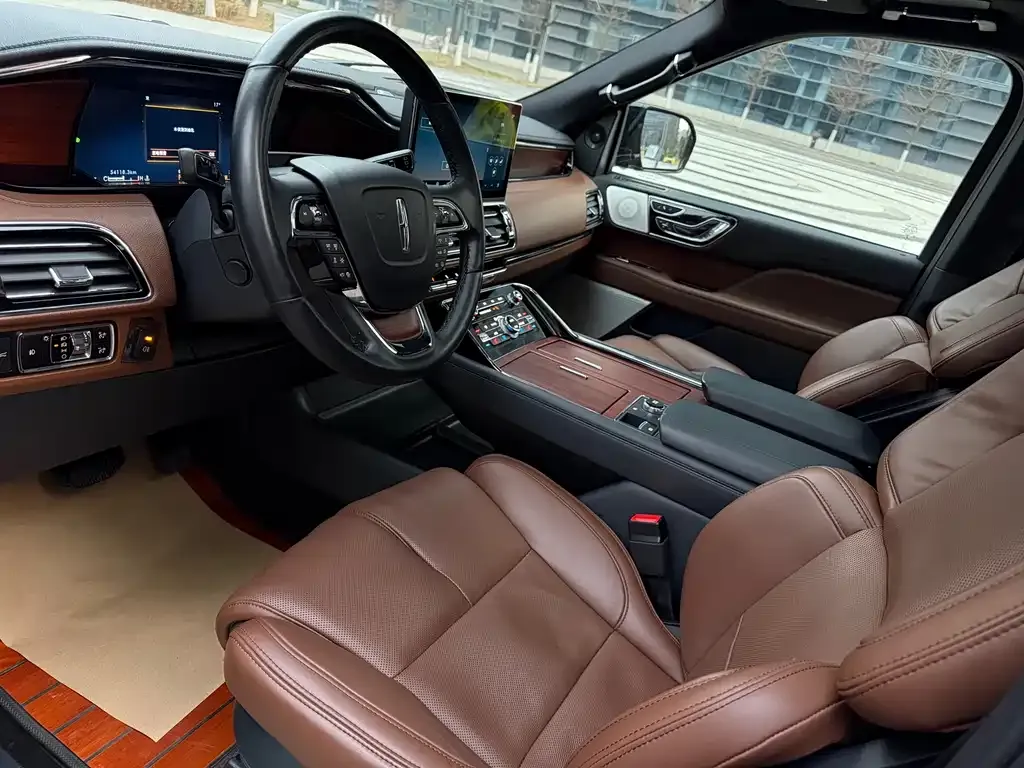 Lincoln Navigator 2023 из CN, фото 2