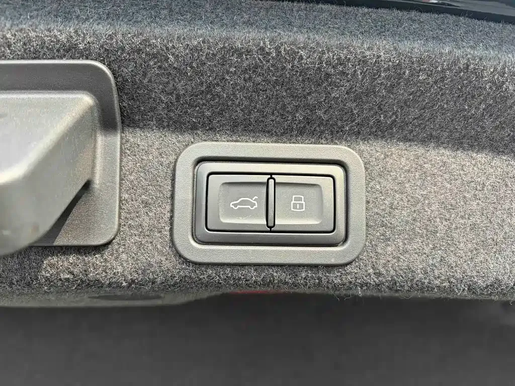 Audi A6L 2023 из CN, фото 10