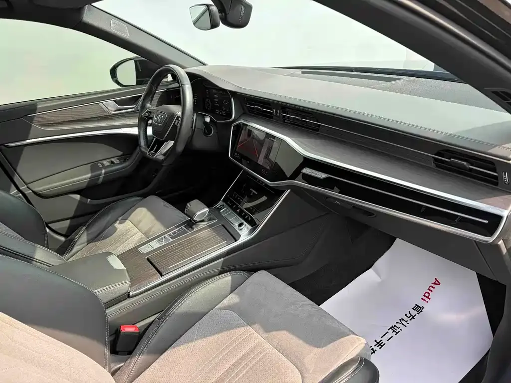 Audi A6L 2023 из CN, фото 4