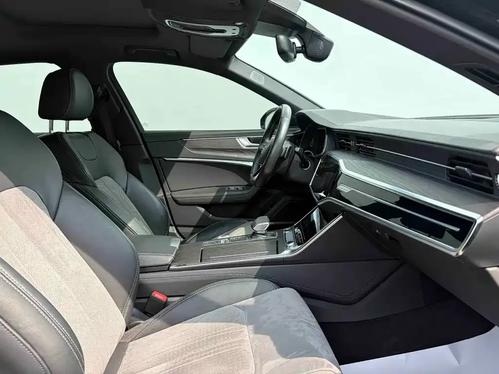 Audi A6L 2023 из CN, фото 6