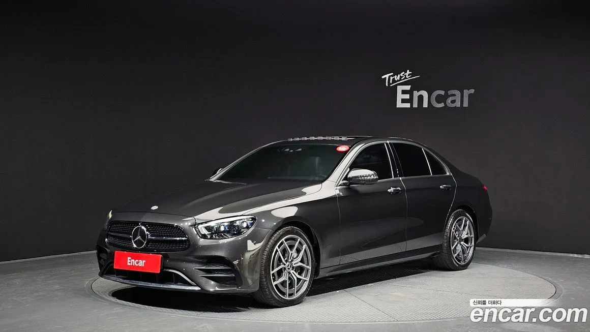 Mercedes-Benz E-Class — фото 1
