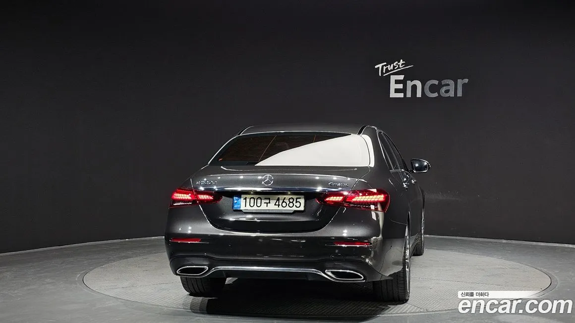 Mercedes-Benz E-Class — фото 5