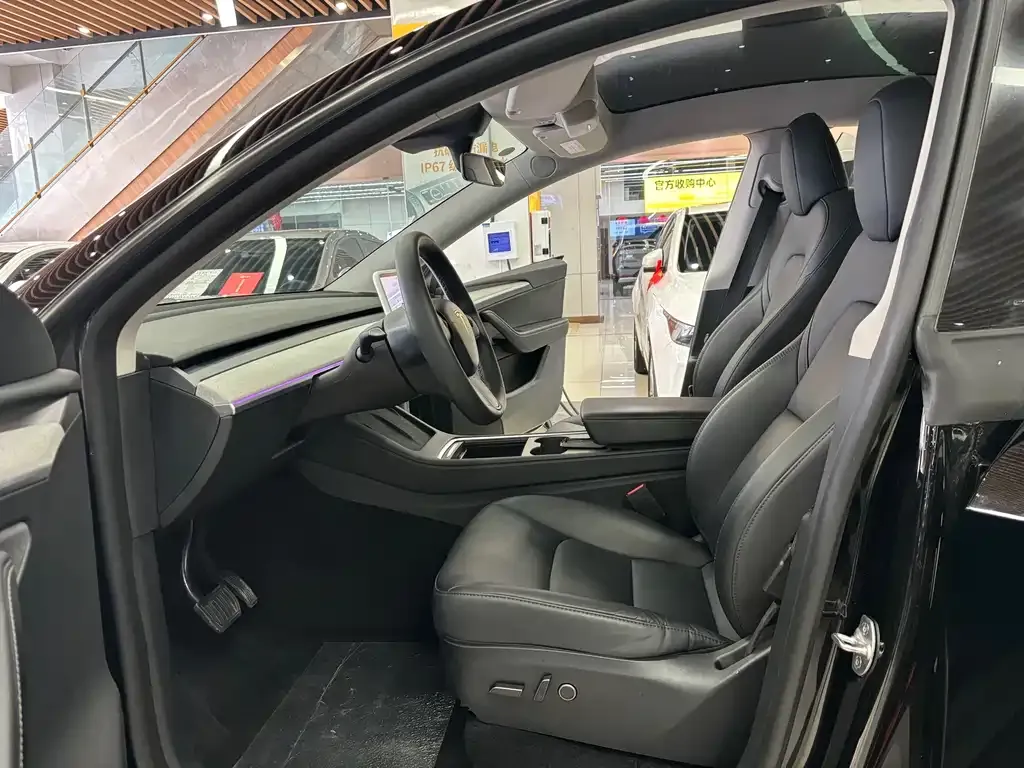 Tesla Model Y — фото 4