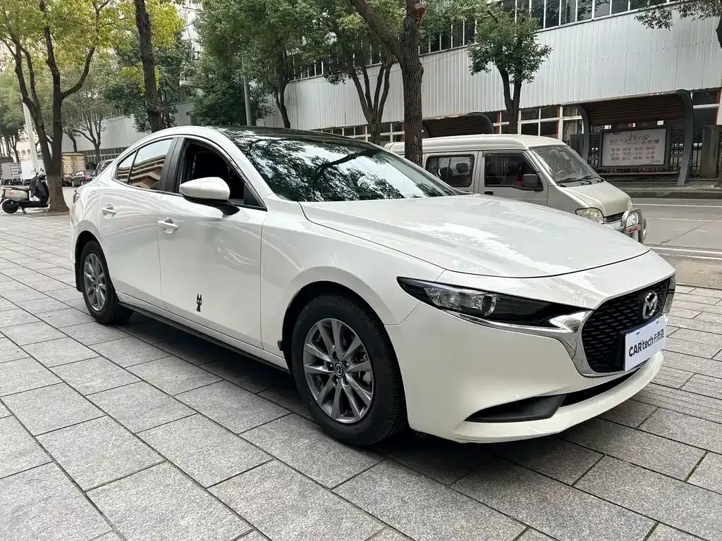 Mazda 3 Axela — фото 10