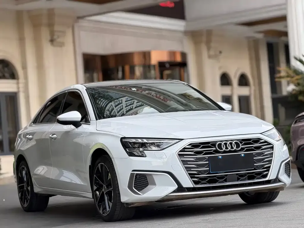 Audi A3 2023 из CN, фото 2