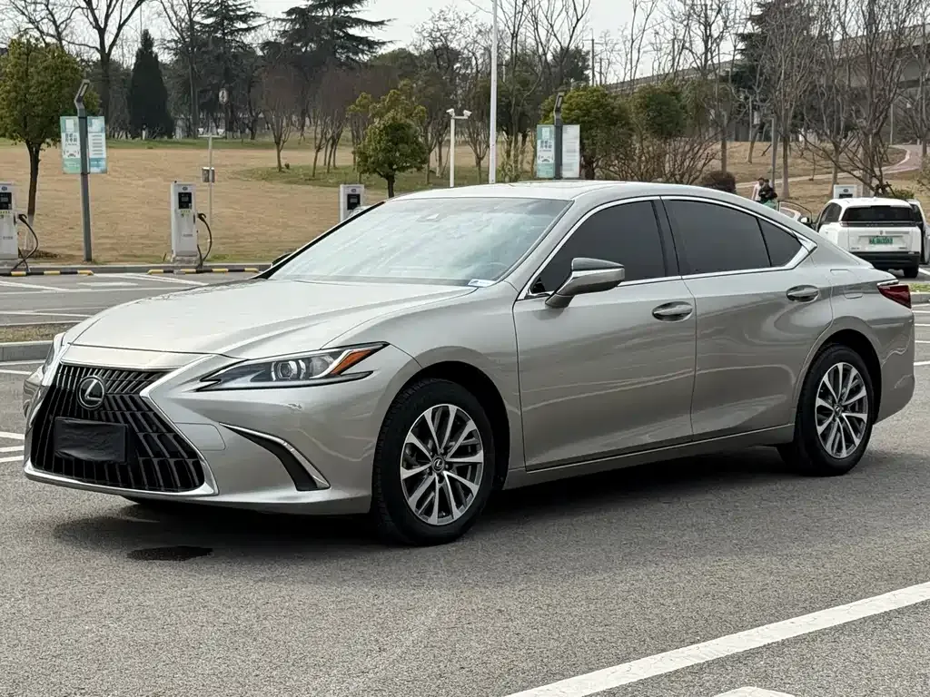 Lexus ES 2022 из CN, фото 1