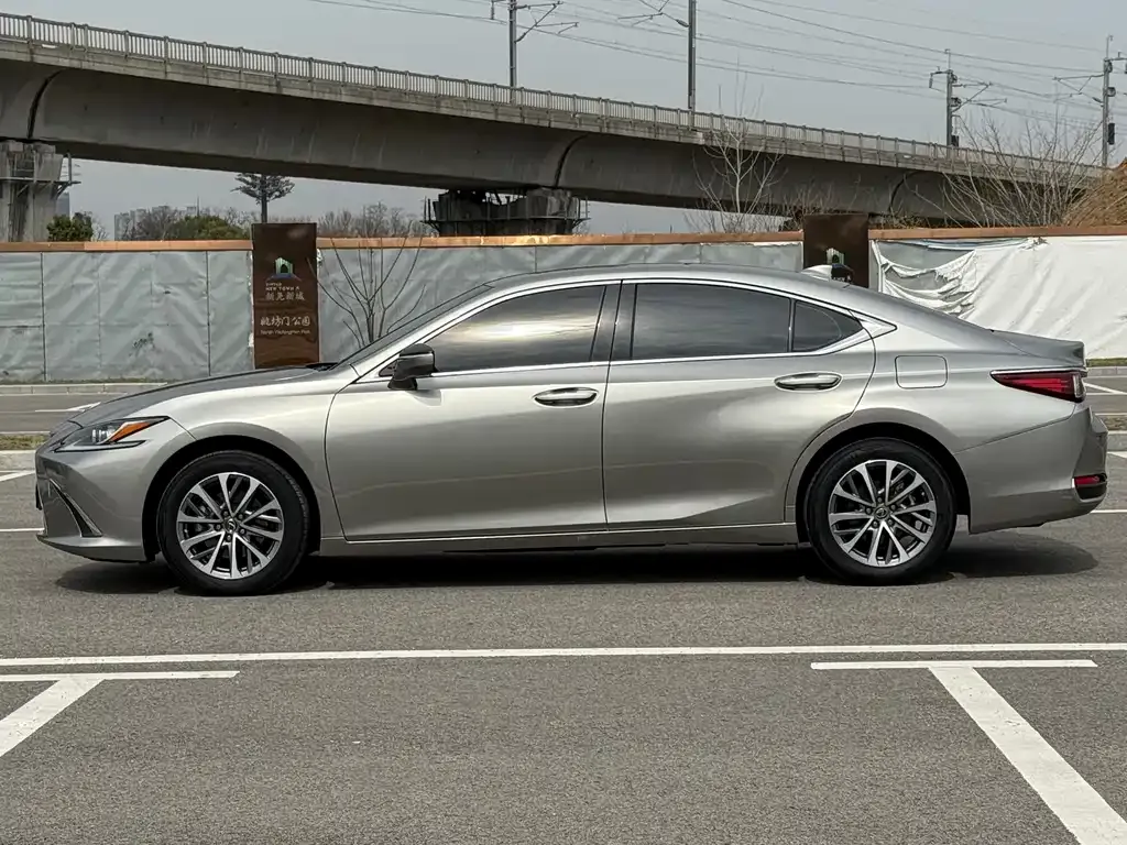 Lexus ES 2022 из CN, фото 7