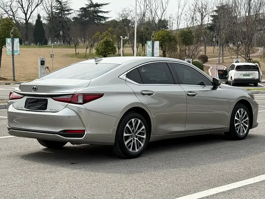Lexus ES 2022 из CN, фото 4