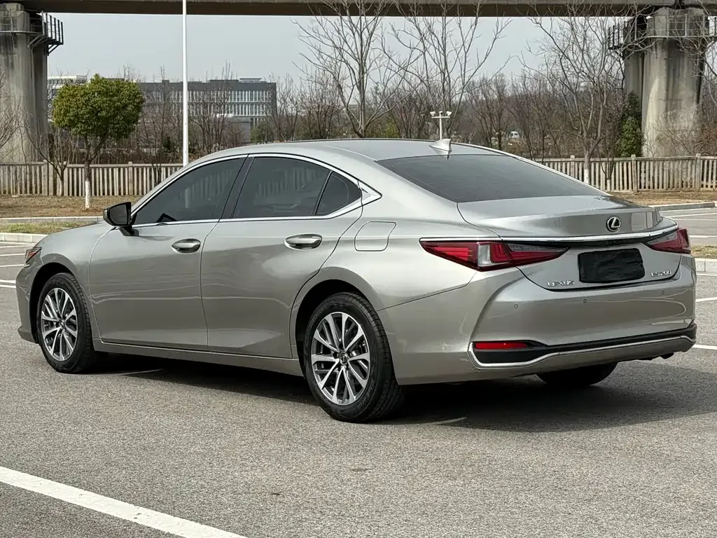Lexus ES 2022 из CN, фото 9