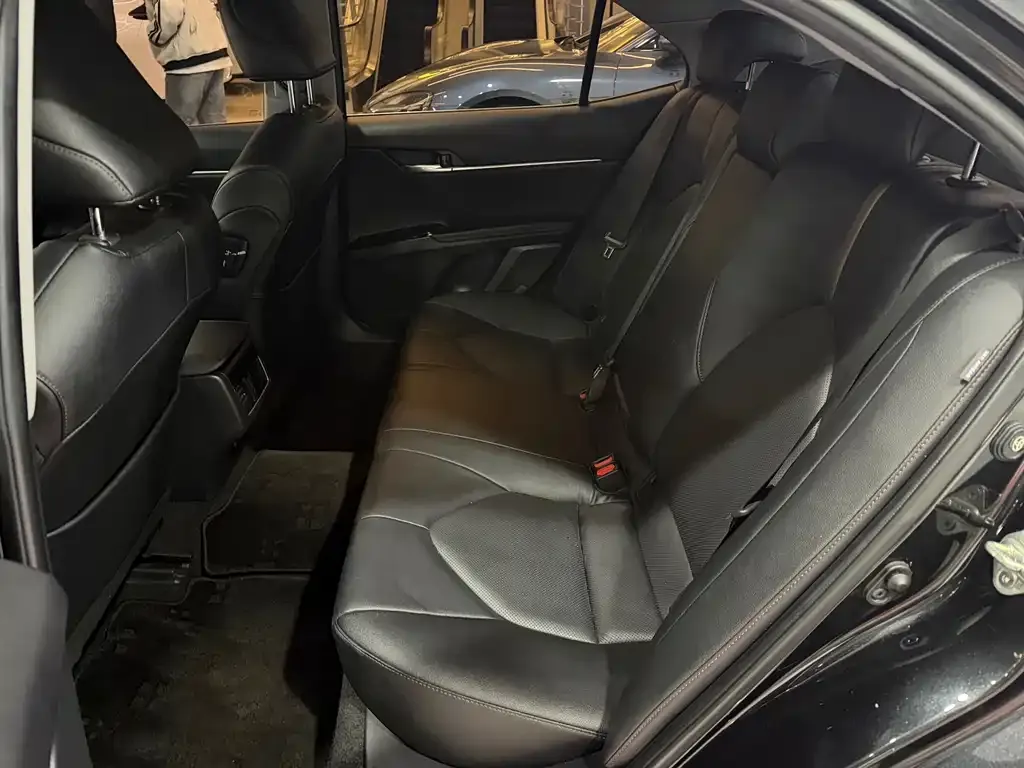 Toyota Camry 2022 из CN, фото 2