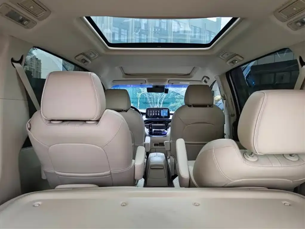 Buick GL8 2024 из CN, фото 2