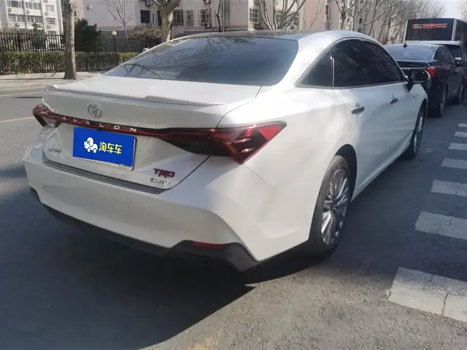 Toyota Avalon — фото 10