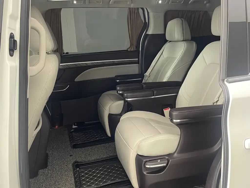 GAC Motor Trumpchi M8 — фото 10