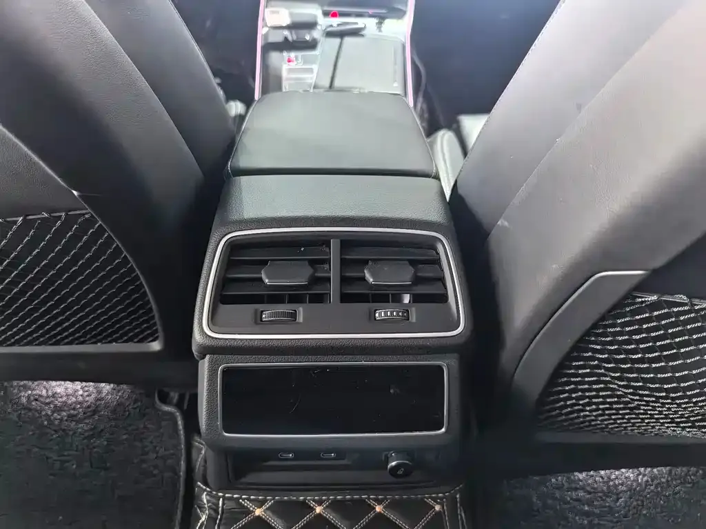 Audi A6L 2024 из CN, фото 7