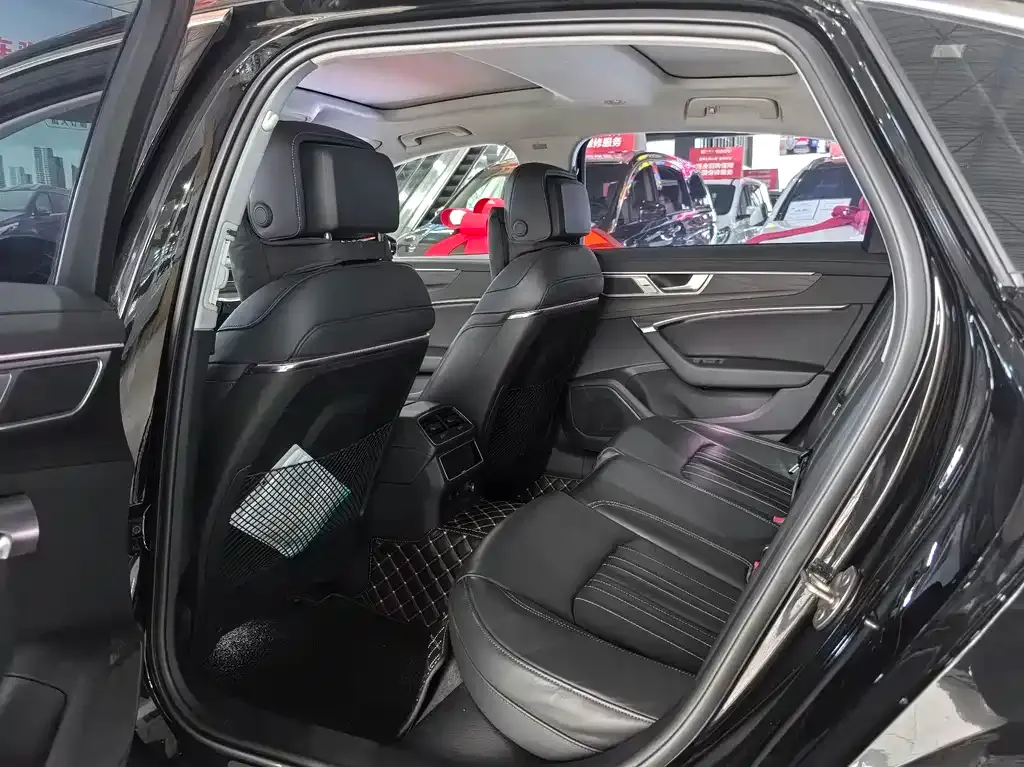 Audi A6L 2024 из CN, фото 2