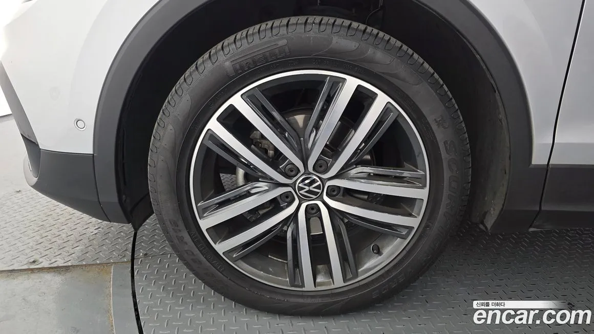 Volkswagen Tiguan 2022 из KR, фото 10