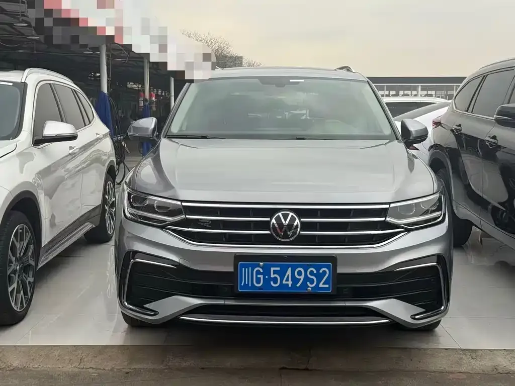 Volkswagen Tiguan L — фото 8