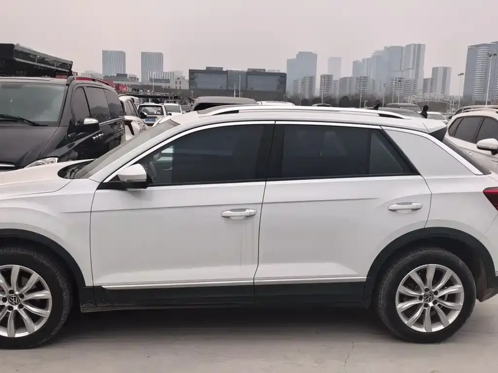 Volkswagen T-Roc 2023 из CN, фото 3