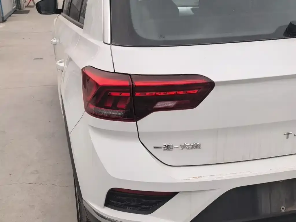 Volkswagen T-Roc 2023 из CN, фото 2