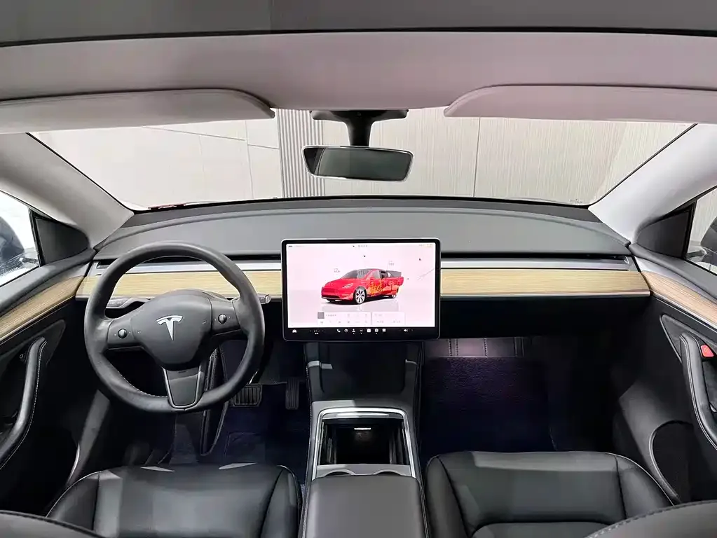 Tesla Model Y — фото 5