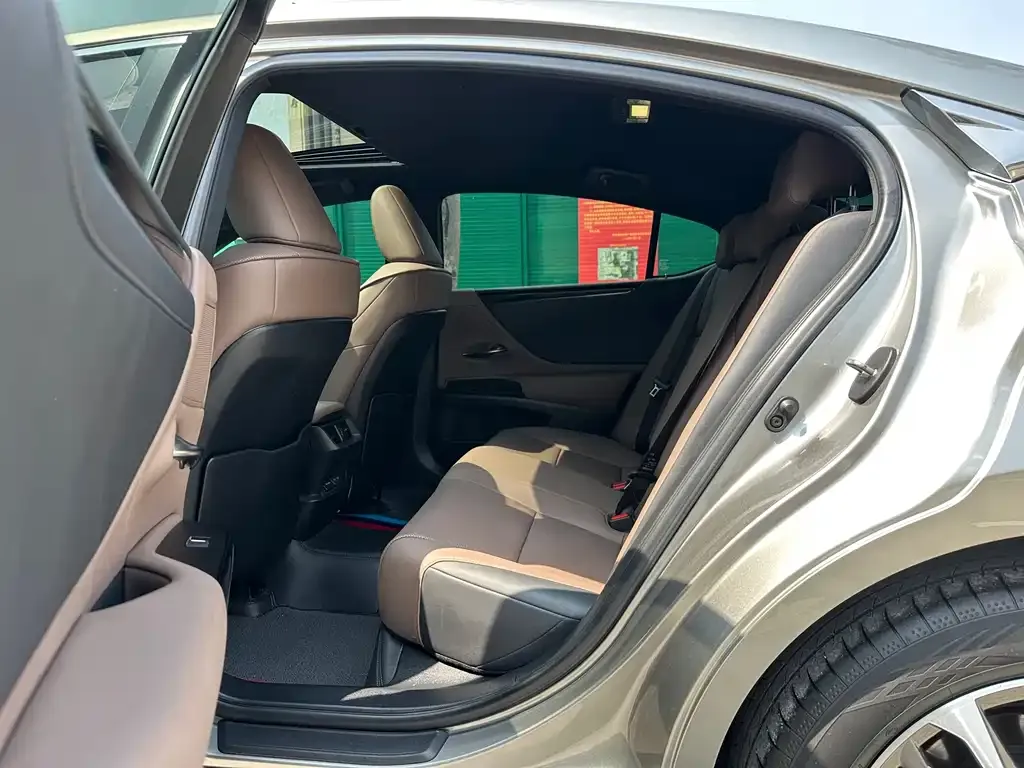 Lexus ES 2023 из CN, фото 6