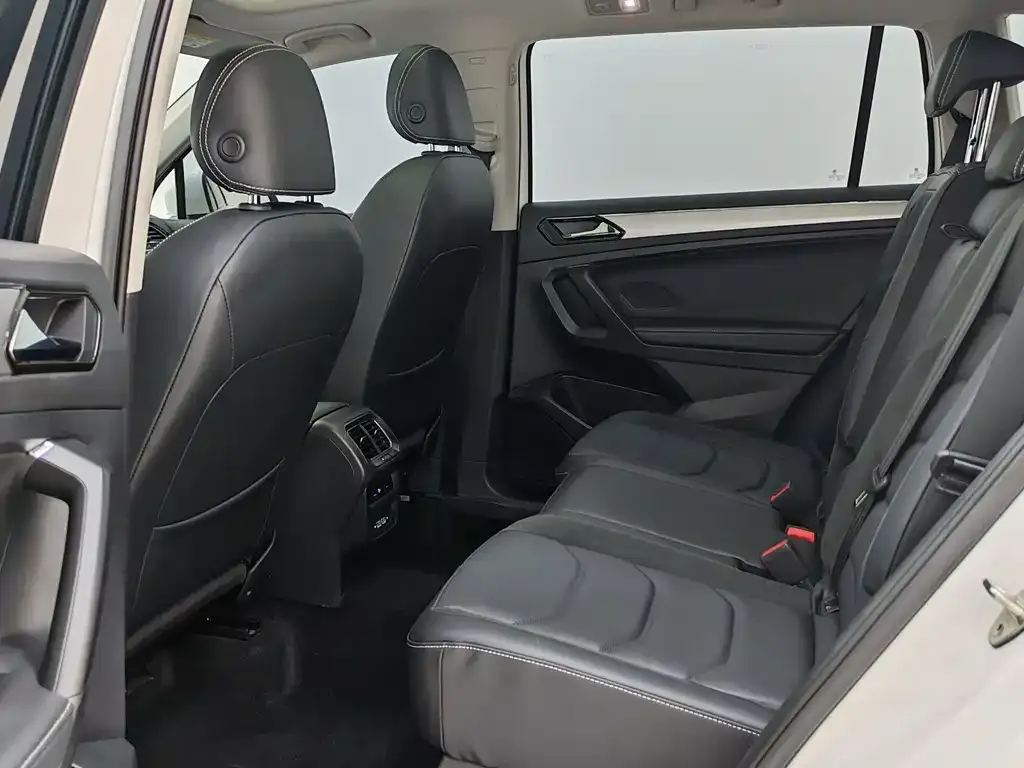 Volkswagen Tiguan L 2021 из CN, фото 10