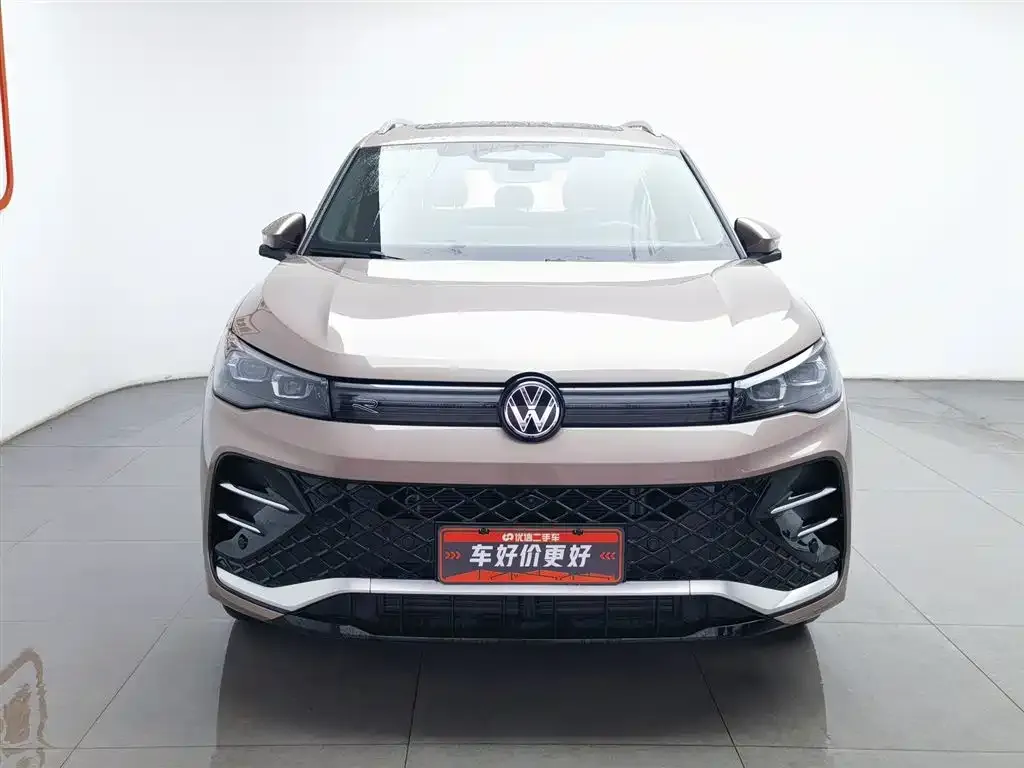 Volkswagen Tiguan L — фото 2